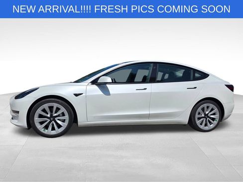 Used 2022 Tesla Model 3 Standard Range RWD image 3