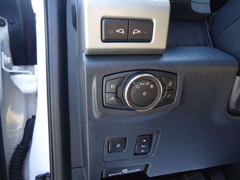 Used 2022 Ford F250 Lariat w/ Tremor Off-Road Package AWD/4WD image 18