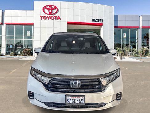 Used 2022 Honda Odyssey Elite image 2