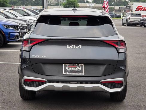 Used 2024 Kia Sportage EX FWD image 5