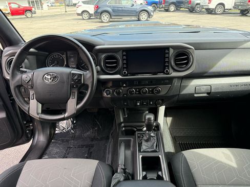 Used 2023 Toyota Tacoma TRD Sport image 17
