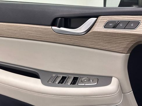 Used 2021 Hyundai Palisade Limited image 19