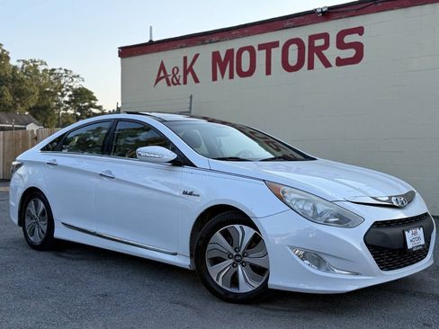 Used 2015 Hyundai Sonata Limited w/ Option Group 02 FWD image 1