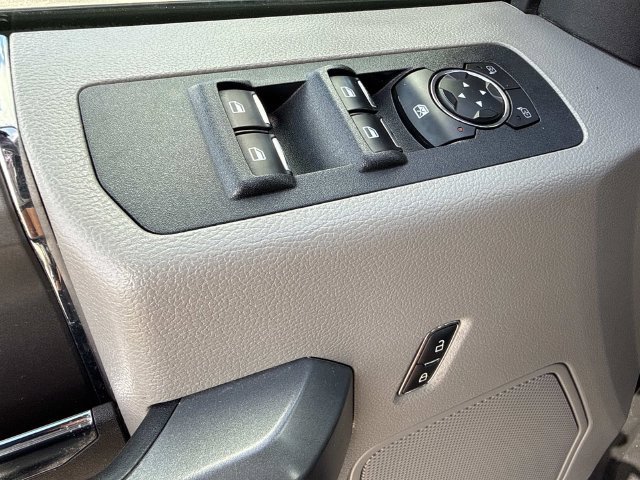 Used 2018 Ford F150 XLT w/ Equipment Group 302A Luxury AWD/4WD image 19