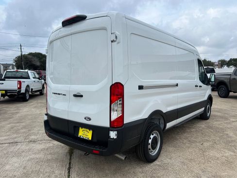 New 2026 Ford Transit 250 148 Medium Roof w/ Load Area Protection Package RWD image 3