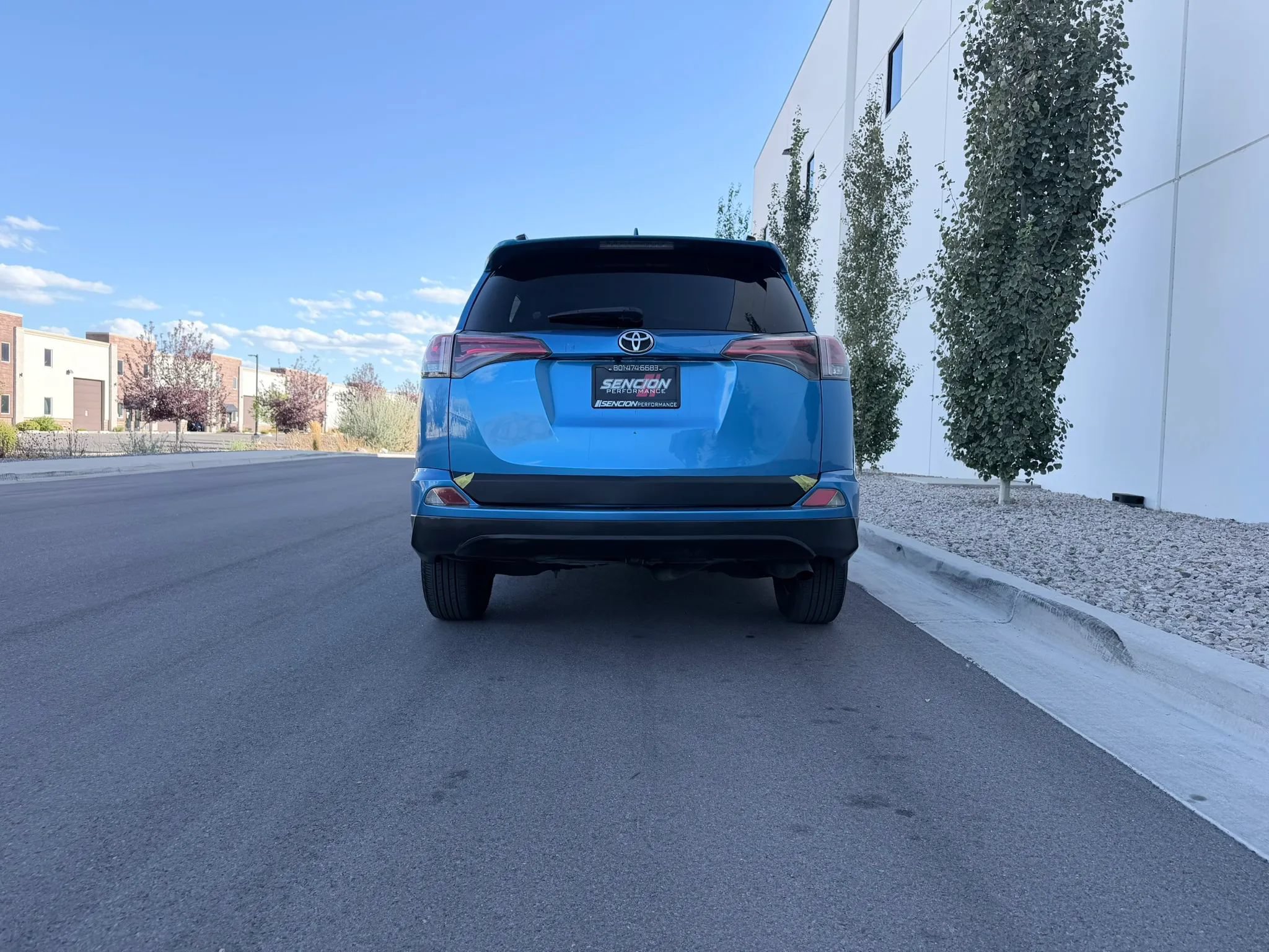 Used 2017 Toyota RAV4 LE w/ Carpet Mat Package AWD/4WD image 17