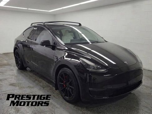 Used 2023 Tesla Model Y Performance AWD/4WD image 1