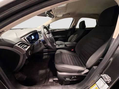 Used 2020 Ford Fusion SE image 19