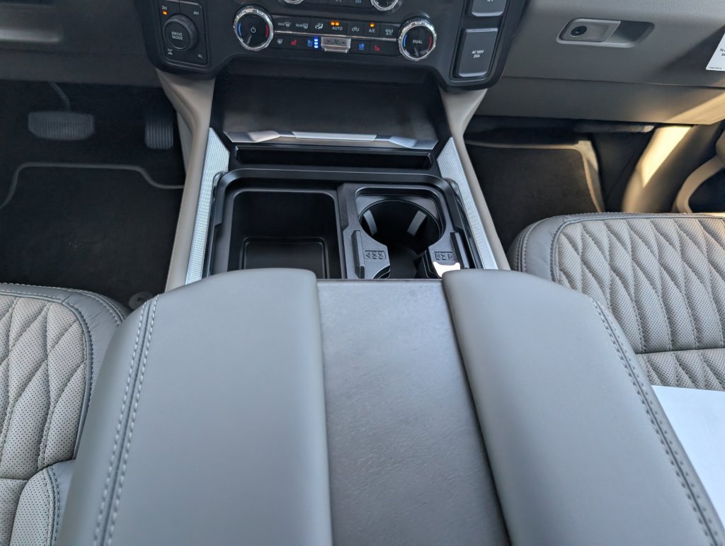 New 2027 Ford F250 Platinum w/ Platinum Plus Package AWD/4WD image 17