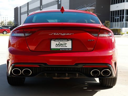 Used 2022 Kia Stinger GT2 image 12