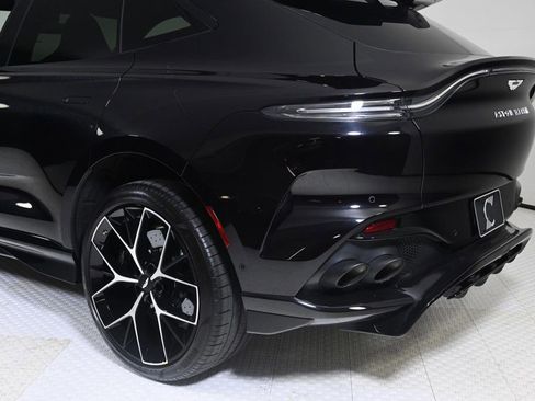 Used 2023 Aston Martin DBX 707 image 10