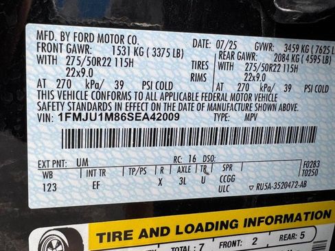 Used 2025 Ford Expedition Platinum w/ Driver's Package AWD/4WD image 24