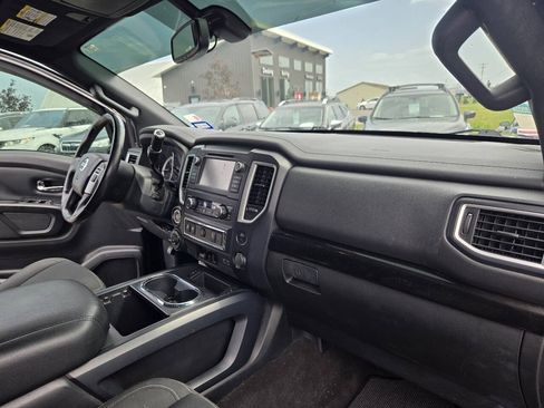 Used 2019 Nissan Titan SV w/ SV Convenience Package AWD/4WD image 24