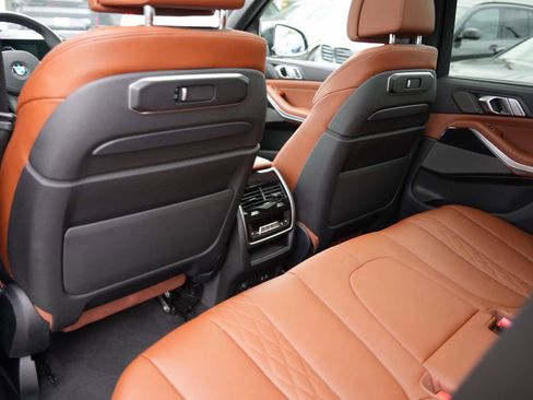 Used 2025 BMW X5 xDrive40i image 9