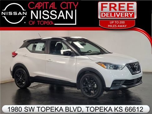 Used 2020 Nissan Kicks SV image 1