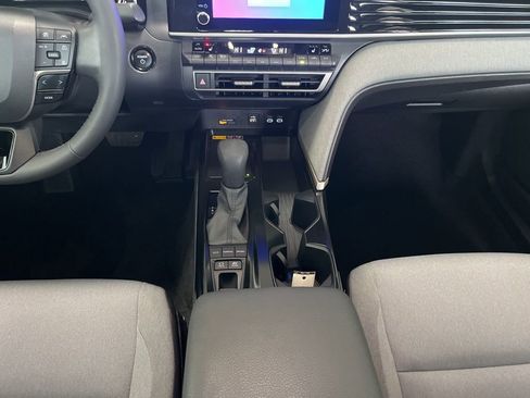 Used 2025 Toyota Camry LE w/ Convenience Package FWD image 10