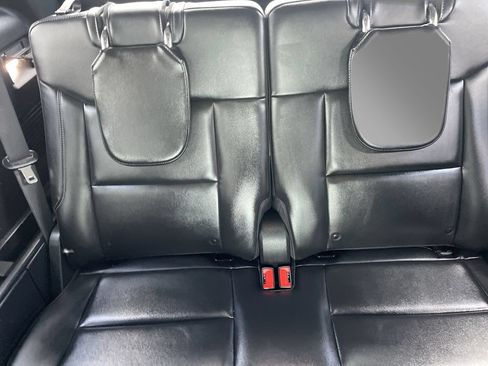 Used 2023 Ford Explorer XLT w/ Equipment Group 202A RWD image 19