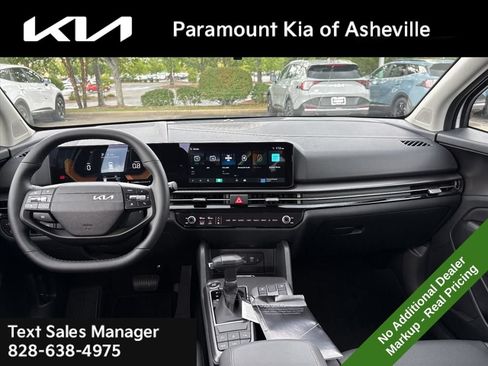 New 2026 Kia Sportage EX FWD image 8