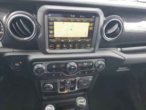 Used 2022 Jeep Wrangler Unlimited Sahara image 15