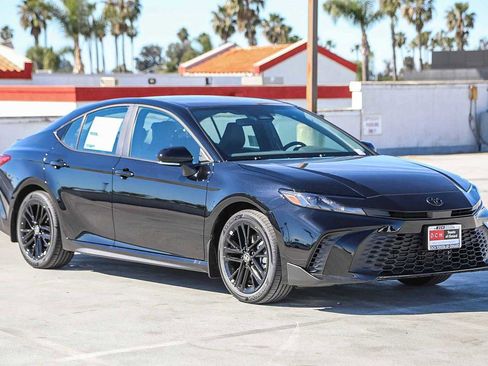 New 2026 Toyota Camry SE image 4
