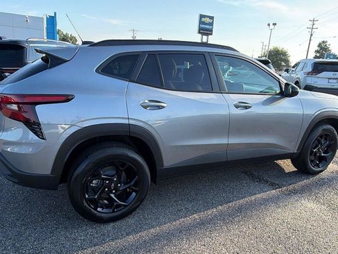 New 2026 Chevrolet Trax LT w/ Driver Confidence Package FWD image 8