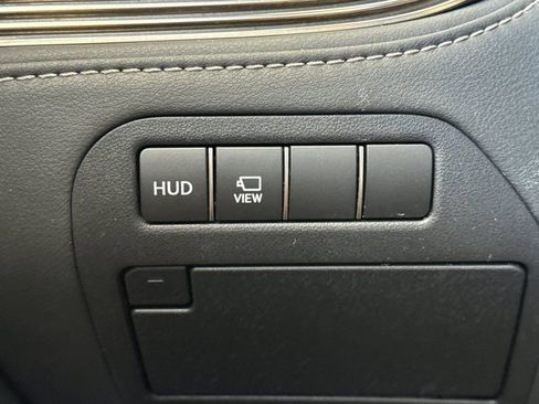 Used 2022 Lexus LS 500 w/ Interior Upgrade Package RWD image 32