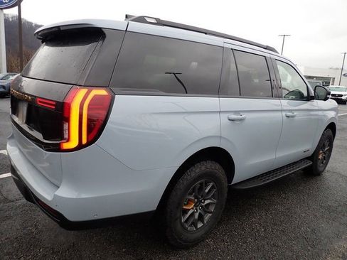 Used 2025 Ford Expedition Tremor image 9