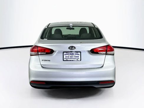 Used 2017 Kia Forte LX FWD image 5