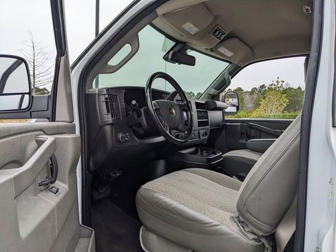 Used 2020 Chevrolet Express 3500 LT w/ LT Preferred Equipment Group image 26
