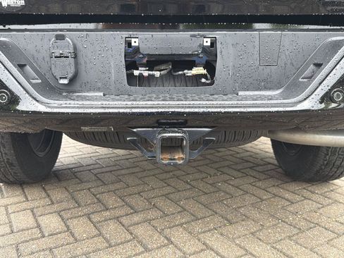 Used 2024 Chevrolet Colorado Trail Boss w/ Technology Package AWD/4WD image 37