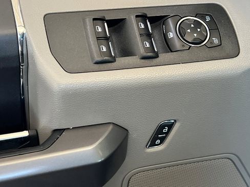 Used 2019 Ford F150 XLT image 12