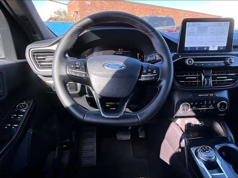 Used 2025 Ford Escape ST-Line image 6