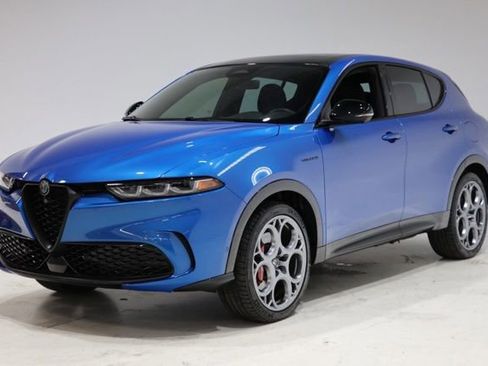 Used 2024 Alfa Romeo Tonale Veloce AWD/4WD image 3