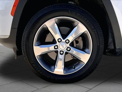 Used 2022 Jeep Grand Cherokee L Limited AWD/4WD image 8