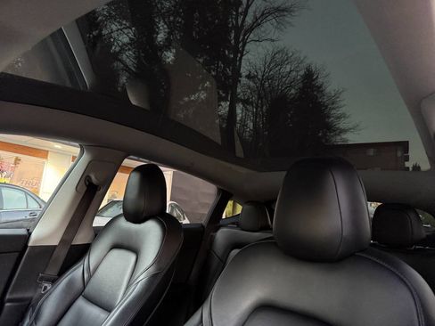 Used 2021 Tesla Model Y Long Range image 15