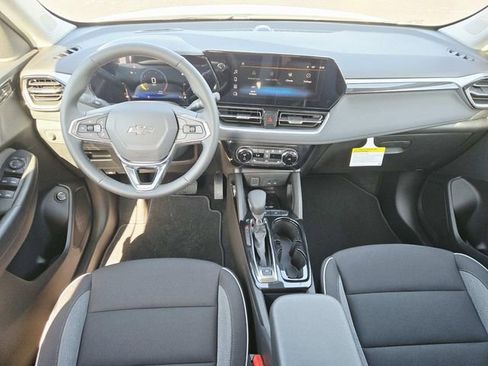 New 2026 Chevrolet TrailBlazer LT w/ Convenience Package FWD image 6