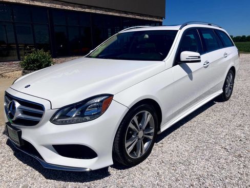 Used 2014 Mercedes-Benz E 350 4MATIC Wagon image 3