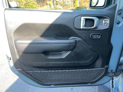 Used 2024 Jeep Wrangler Unlimited Sport image 13