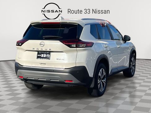 Used 2023 Nissan Rogue SV w/ SV Premium B Package image 4