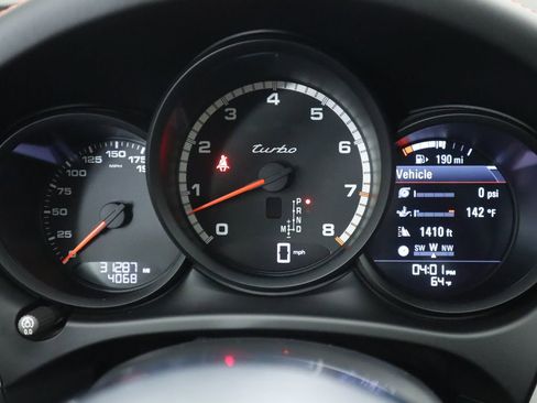 Used 2020 Porsche Macan Turbo image 35