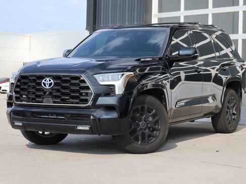 Used 2024 Toyota Sequoia Platinum AWD/4WD image 3