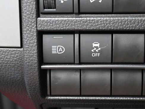 Certified 2024 Toyota Tacoma SR5 AWD/4WD image 15