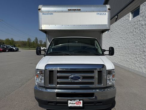 Used 2023 Ford E-450 and Econoline 450 Super Duty w/ Power Windows & Locks Group RWD image 2