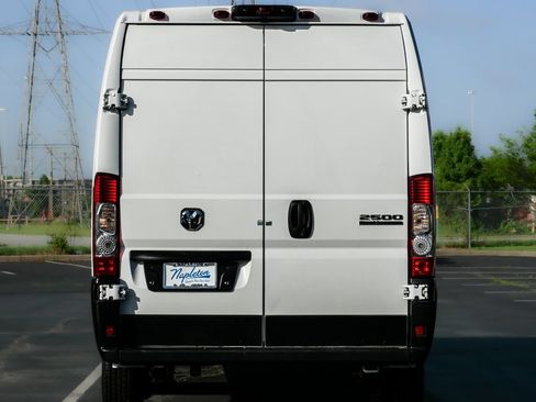 Used 2023 RAM ProMaster 2500 FWD image 7