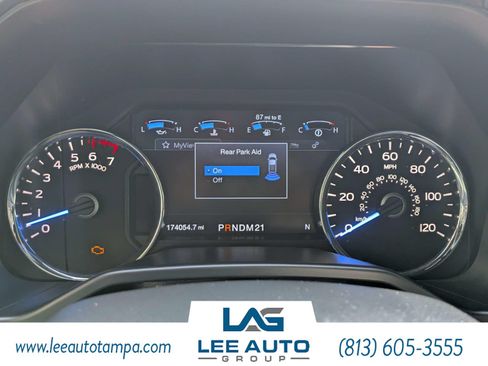 Used 2015 Ford F150 Platinum w/ Equipment Group 701A Luxury RWD image 26