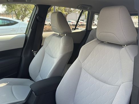 Used 2026 Toyota Corolla Cross LE image 16