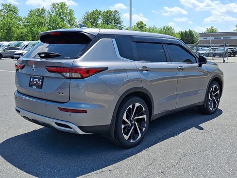 Used 2022 Mitsubishi Outlander SE AWD/4WD image 5