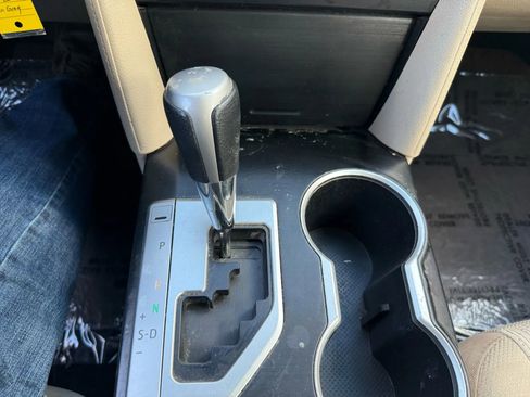 Used 2014 Toyota Camry LE image 18