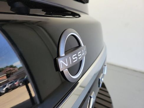 Used 2023 Nissan Armada SL w/ Captain's Chairs Package RWD image 9