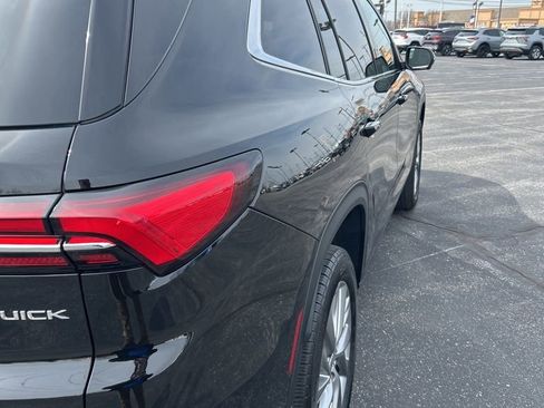 Used 2025 Buick Enclave Preferred image 17